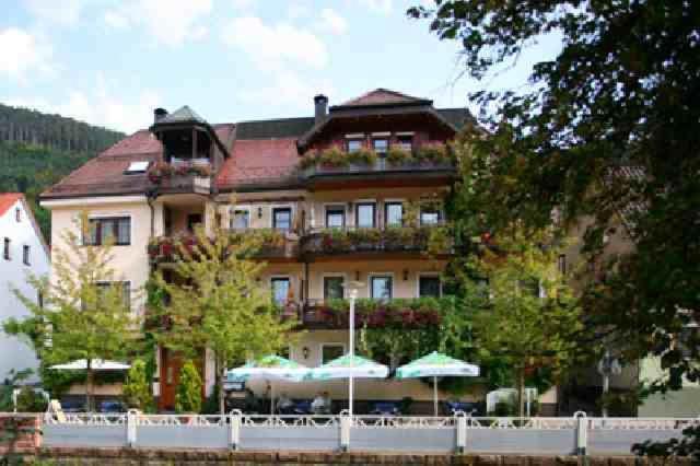 Hotel Restaurant Alte Linde باد ويلباد المظهر الخارجي الصورة